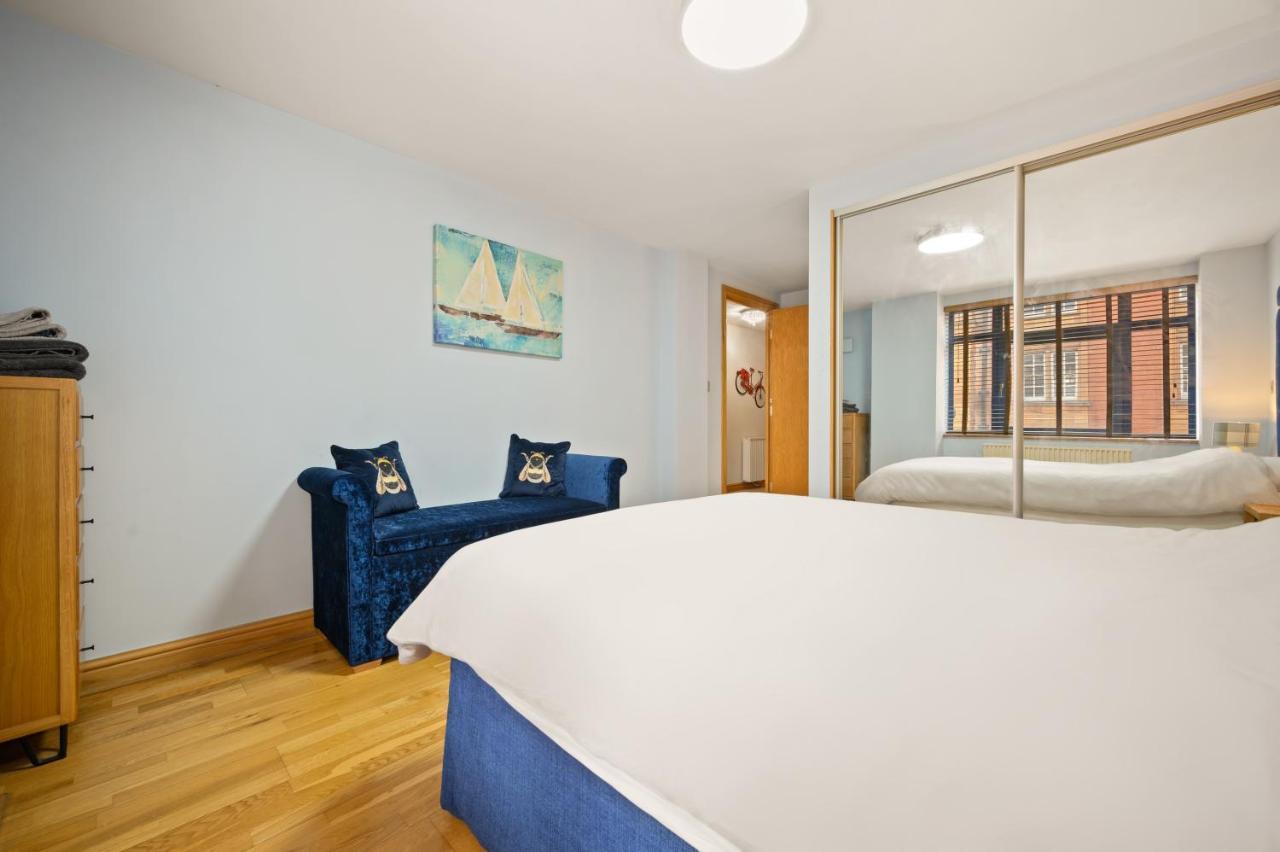 Lovely 2 Double Bedroom Flat With Patio Manchester Extérieur photo