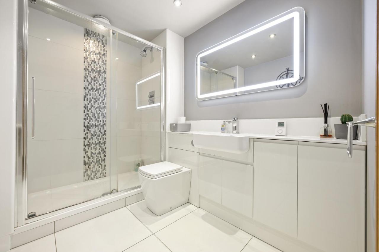 Lovely 2 Double Bedroom Flat With Patio Manchester Extérieur photo