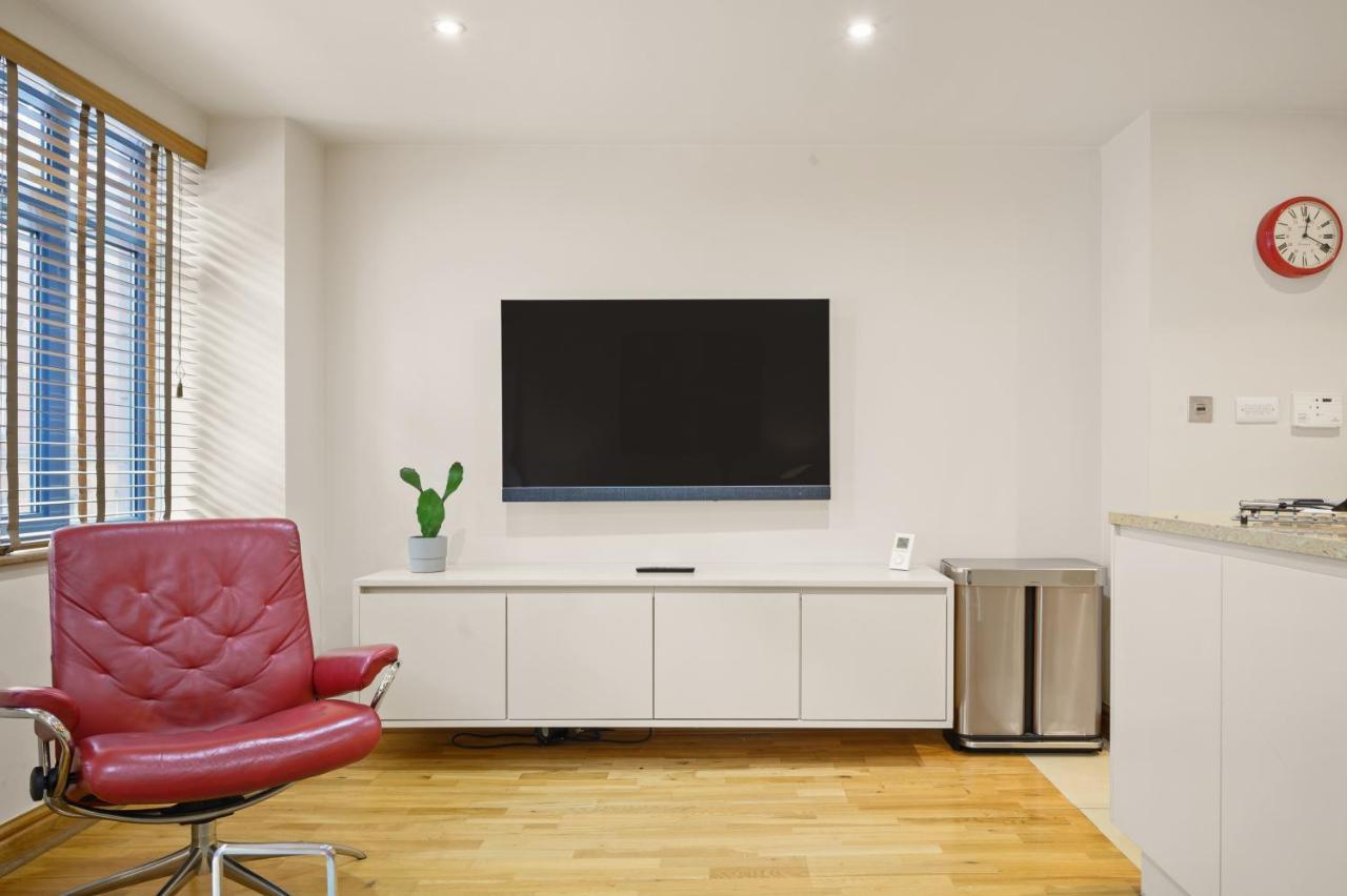 Lovely 2 Double Bedroom Flat With Patio Manchester Extérieur photo